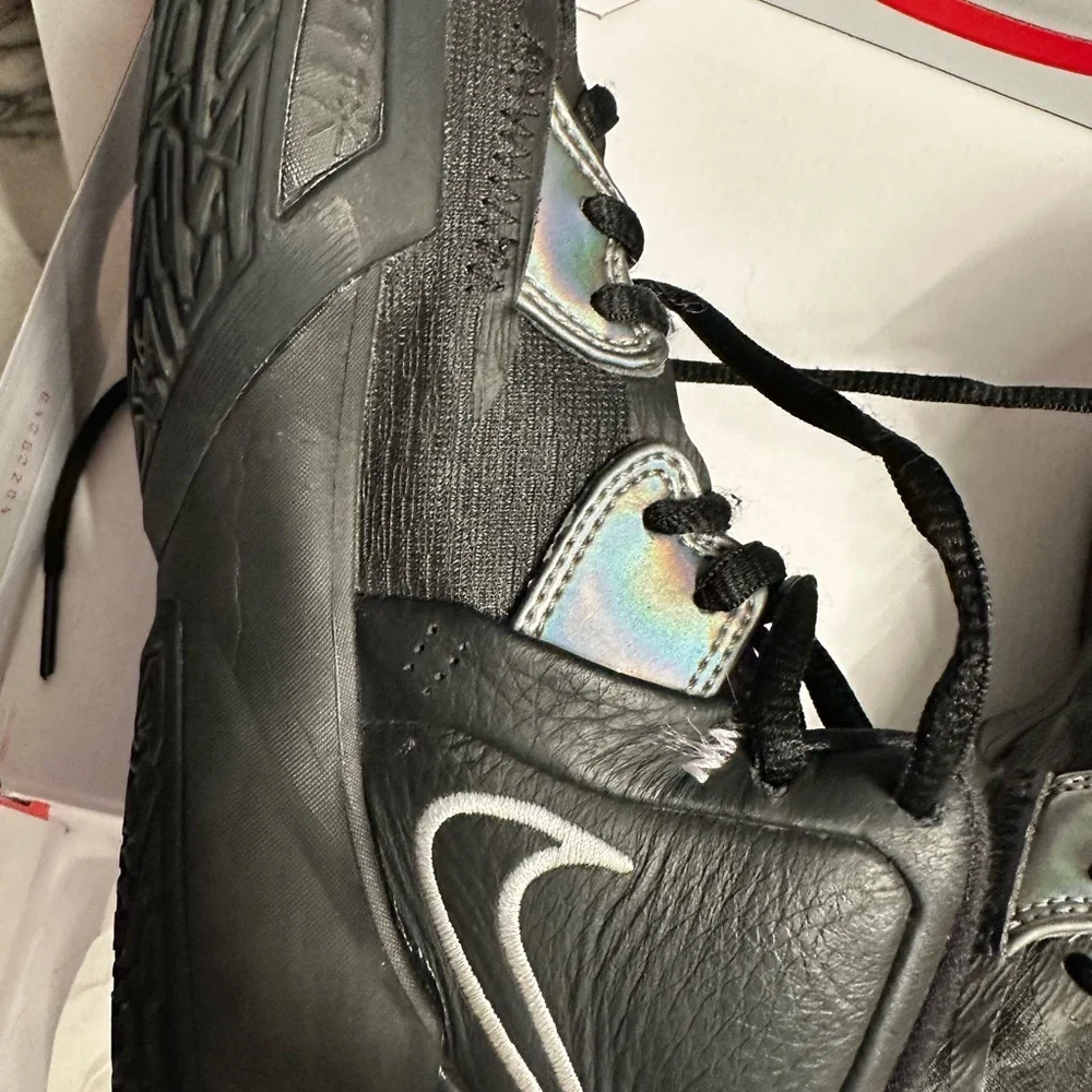 Kyrie Infinity Mens Size 6 with box